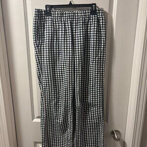 American Eagle Capri Black Checkered Pants